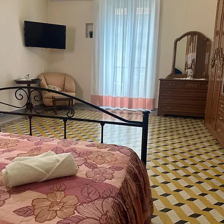 Residenza Gonzaga Hotel Serracapriola Buitenkant foto